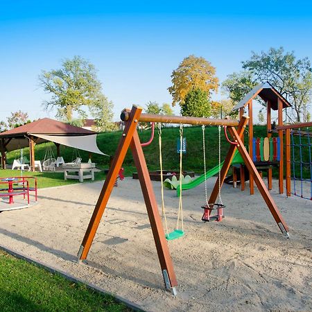 Arenda Apartamenty&Domki Caloroczne Sierakow  Esterno foto