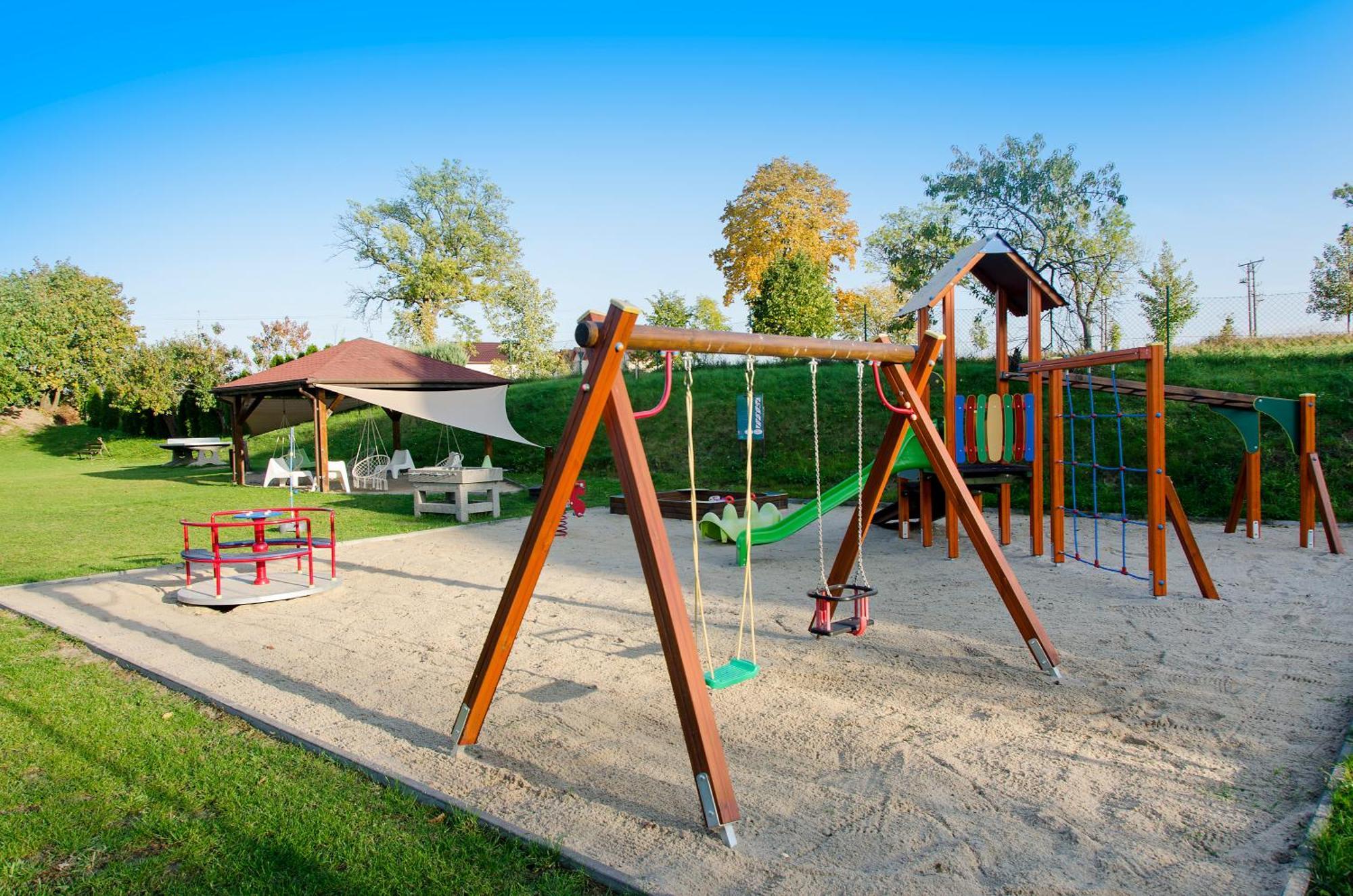 Arenda Apartamenty&Domki Caloroczne Sierakow  Esterno foto
