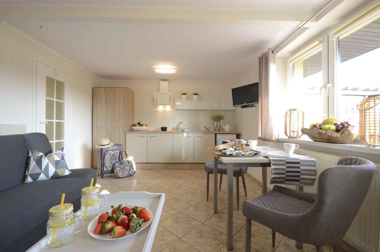 Arenda Apartamenty&Domki Caloroczne Sierakow  Esterno foto